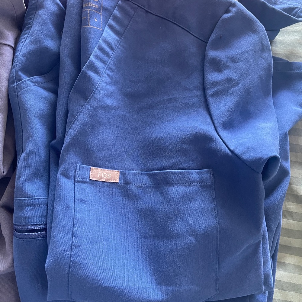 Figs scrubs - Picture 3 of 4